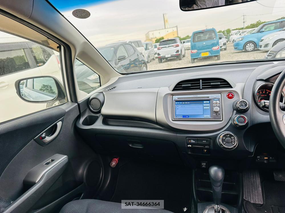 Honda FIT 2013 6148134-17