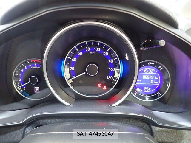 Honda FIT 2017-02 6814887-11