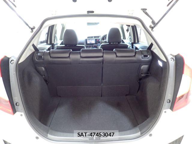 Honda FIT 2017-02 6814887-22