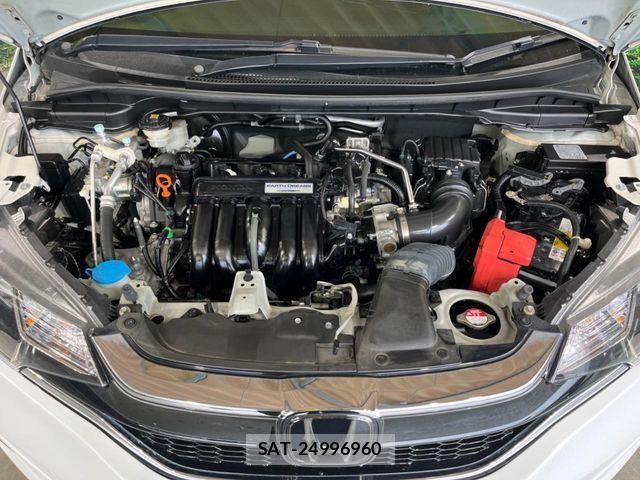 Honda FIT 2018-07 6814889-16