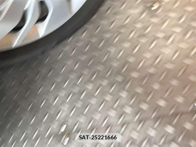 Honda FIT 2017-06 6905073-16