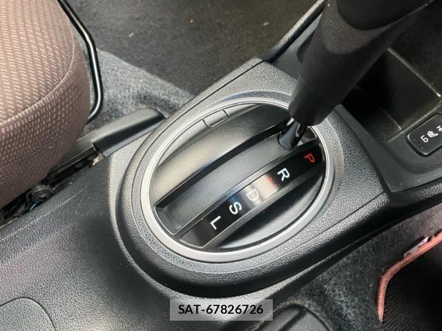 Honda FIT 2013-07 7058532-12