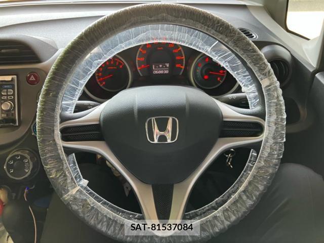 Honda FIT 2010-04 7218537-18