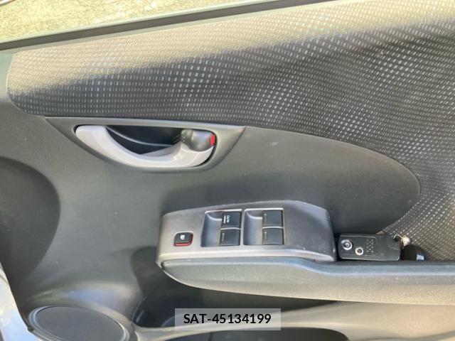 Honda FIT 2012-02 7218542-11