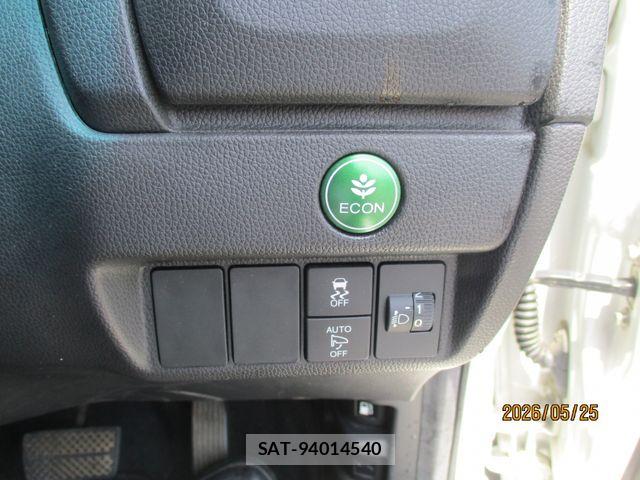 Honda FIT 2018-01 7218557-18