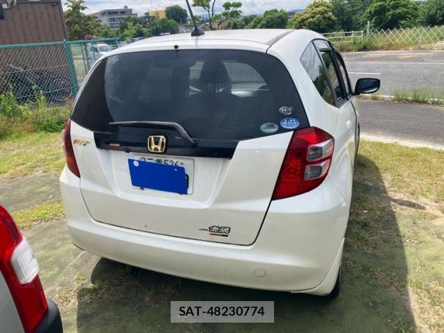 Honda FIT 2009-09 7218524-1