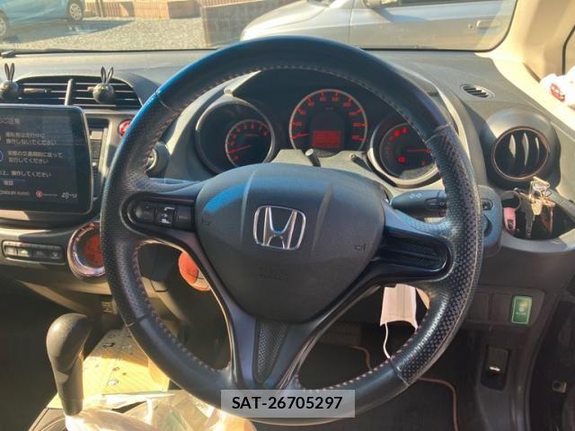 Honda FIT 2013-06 7218547-11