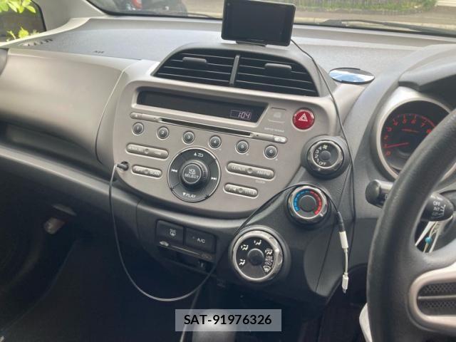 Honda FIT 2009-08 7218528-24