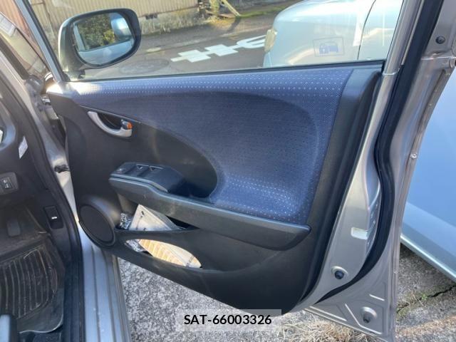 Honda FIT 2010-01 7218532-9
