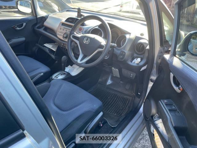 Honda FIT 2010-01 7218532-8