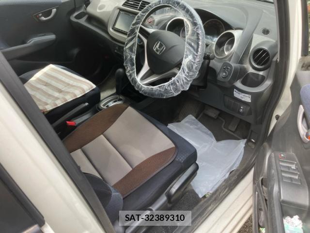 Honda FIT 2008-02 7218523-2
