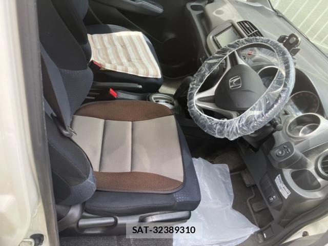 Honda FIT 2008-02 7218523-3