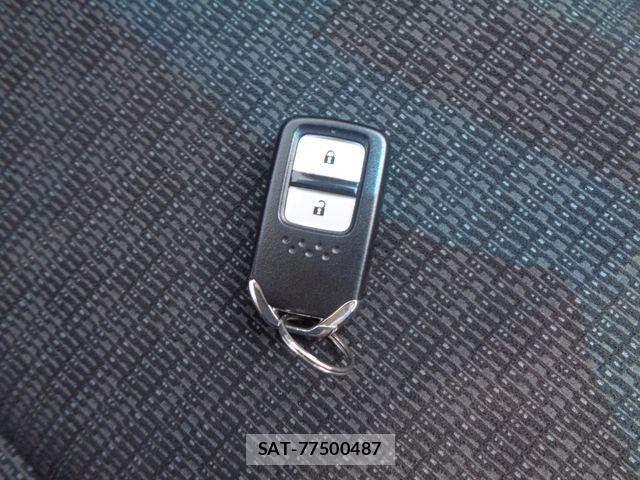 Honda FIT 2017-05 7218561-29