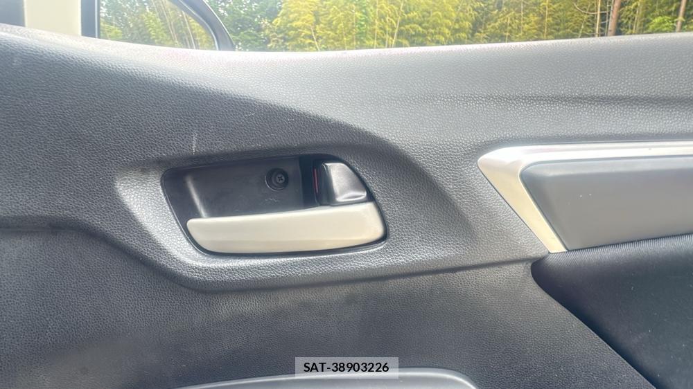 Honda FIT 2013 6493950-19