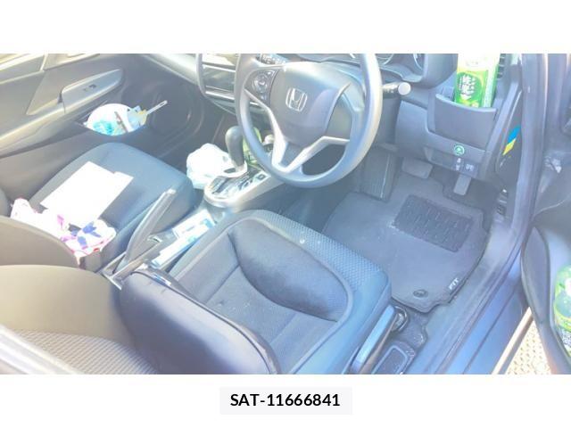 Honda FIT 2019-06 7250792-13