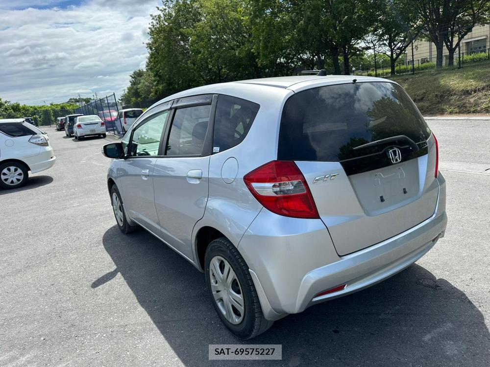 Honda FIT 2011 6801120-2