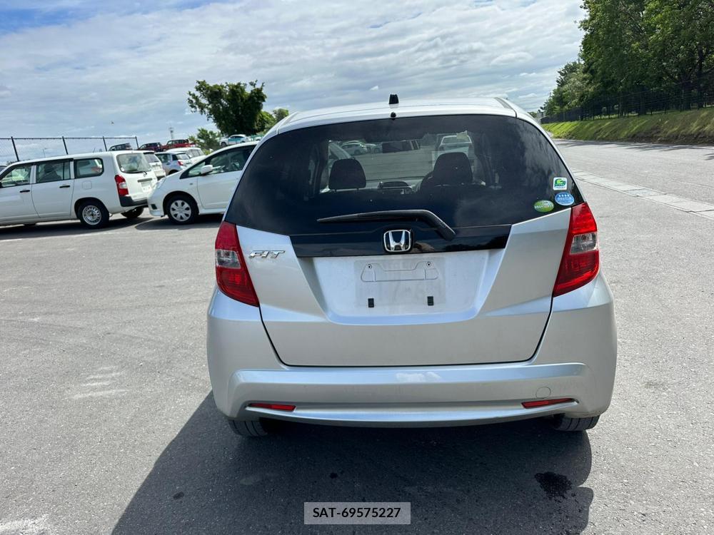 Honda FIT 2011 6801120-3