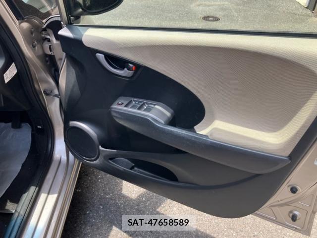 Honda FIT 2009-09 7327056-12