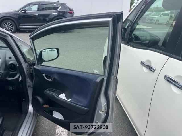 Honda FIT 2011-02 7327057-11