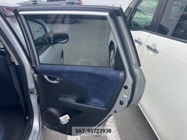 Honda FIT 2011-02 7327057-7