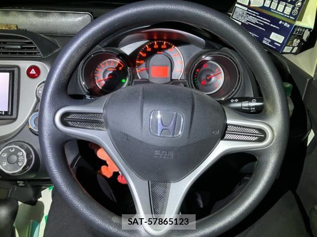Honda FIT 2012-04 7327048-16
