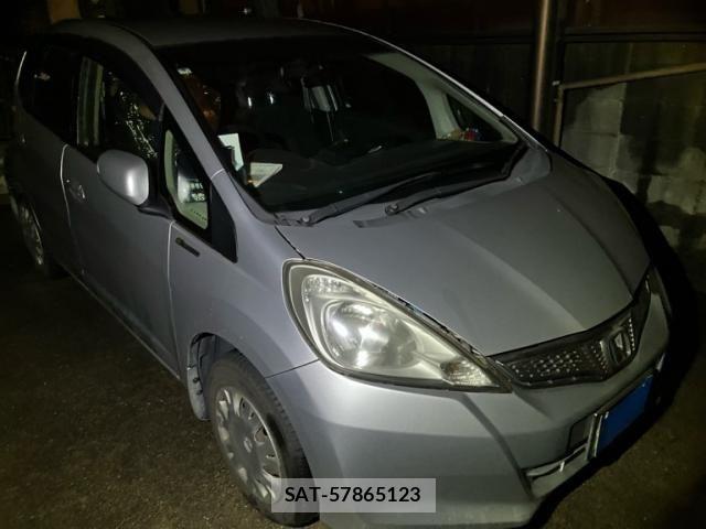 Honda FIT 2012-04 7327048-1