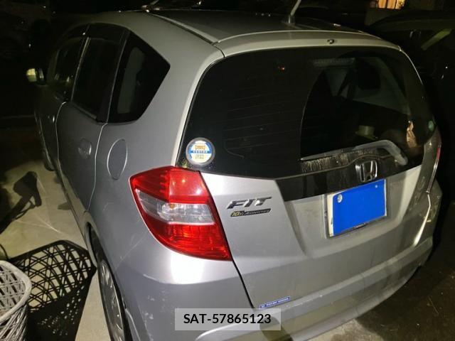 Honda FIT 2012-04 7327048-2