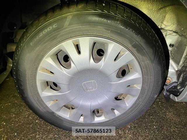 Honda FIT 2012-04 7327048-6