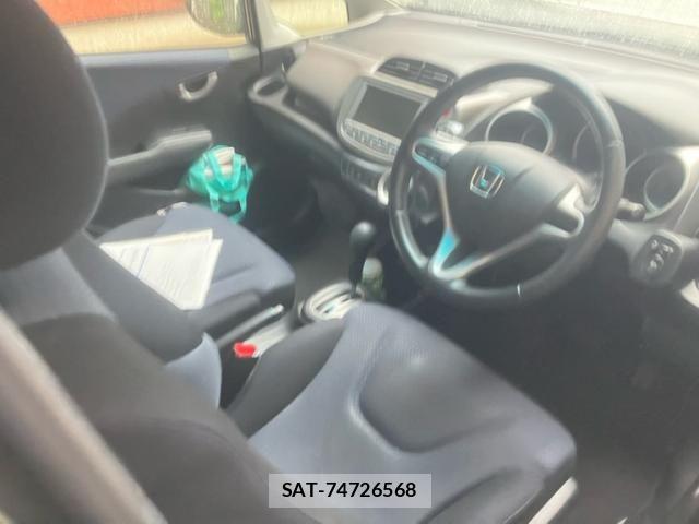 Honda FIT 2010-03 7357748-10