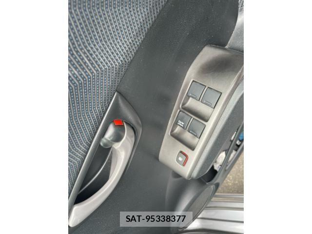 Honda FIT 2009-10 7357754-11