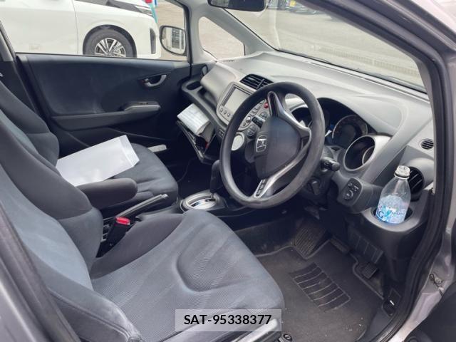 Honda FIT 2009-10 7357754-12