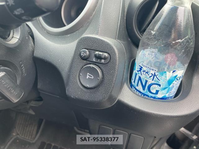 Honda FIT 2009-10 7357754-13