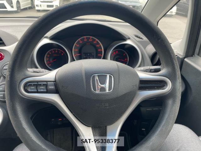 Honda FIT 2009-10 7357754-15