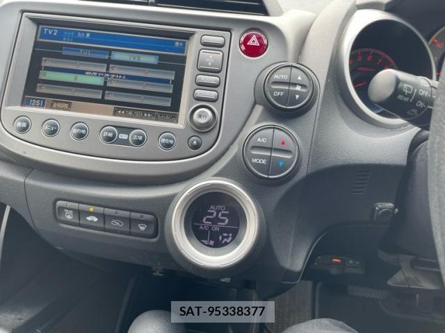 Honda FIT 2009-10 7357754-18