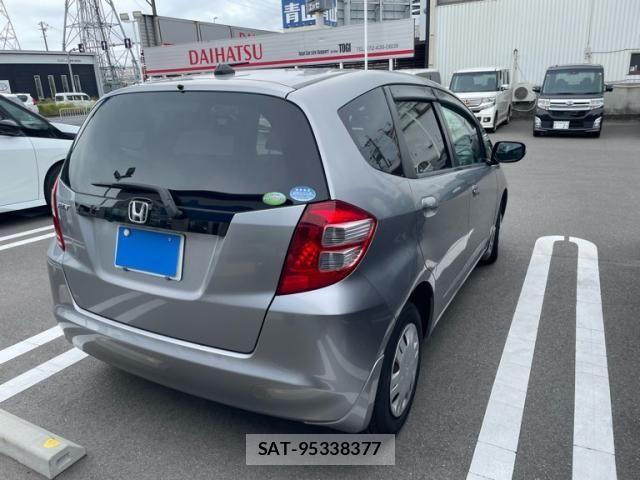 Honda FIT 2009-10 7357754-1