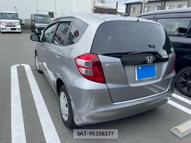 Honda FIT 2009-10 7357754-3