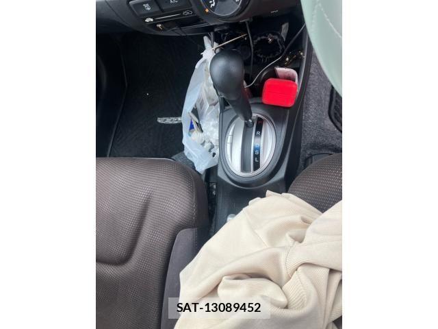 Honda FIT 2012-01 7357758-19