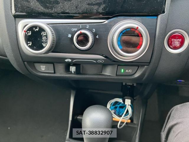 Honda FIT 2014-03 7357741-17