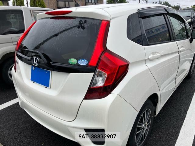 Honda FIT 2014-03 7357741-3