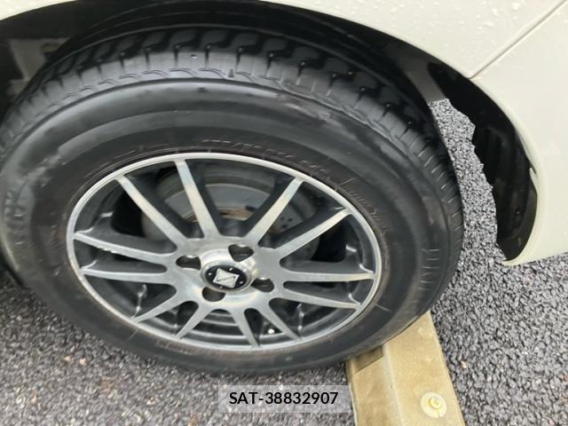 Honda FIT 2014-03 7357741-8