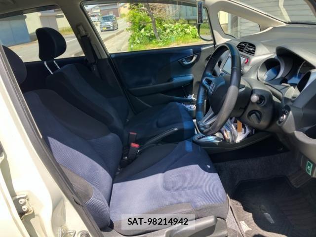 Honda FIT 2011-07 7357751-12