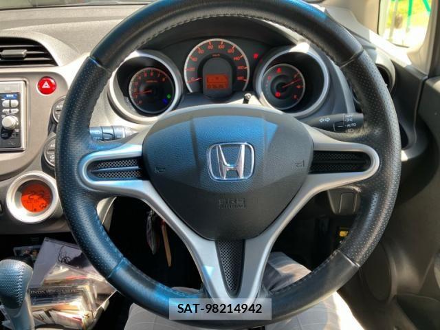 Honda FIT 2011-07 7357751-15