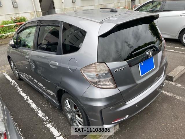 Honda FIT 2011-03 7392138-3