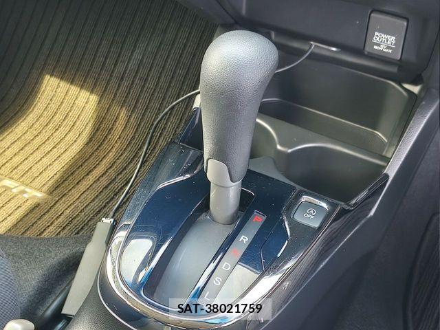 Honda FIT 2016-11 7392133-13