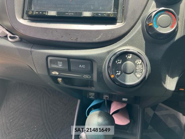 Honda FIT 2012-03 7392152-16