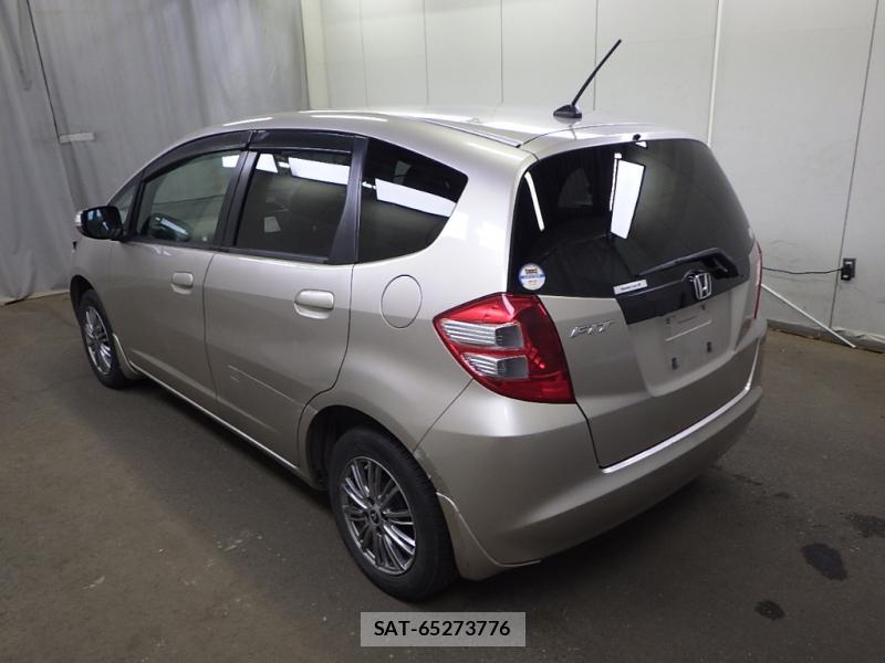 Honda FIT 2009-08 7444389-1