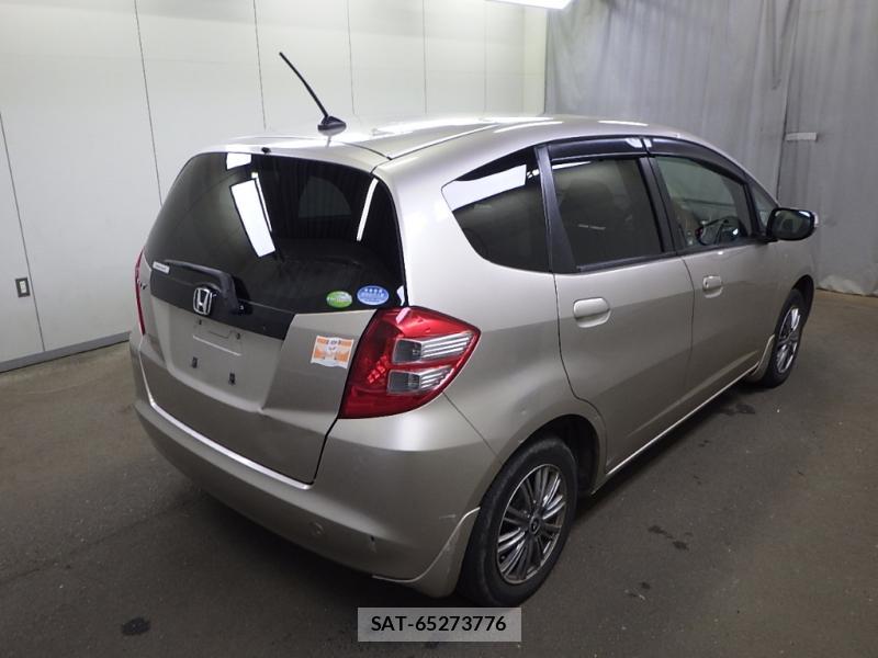 Honda FIT 2009-08 7444389-2