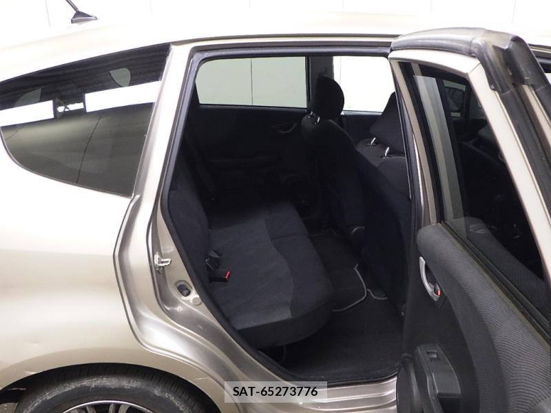Honda FIT 2009-08 7444389-4