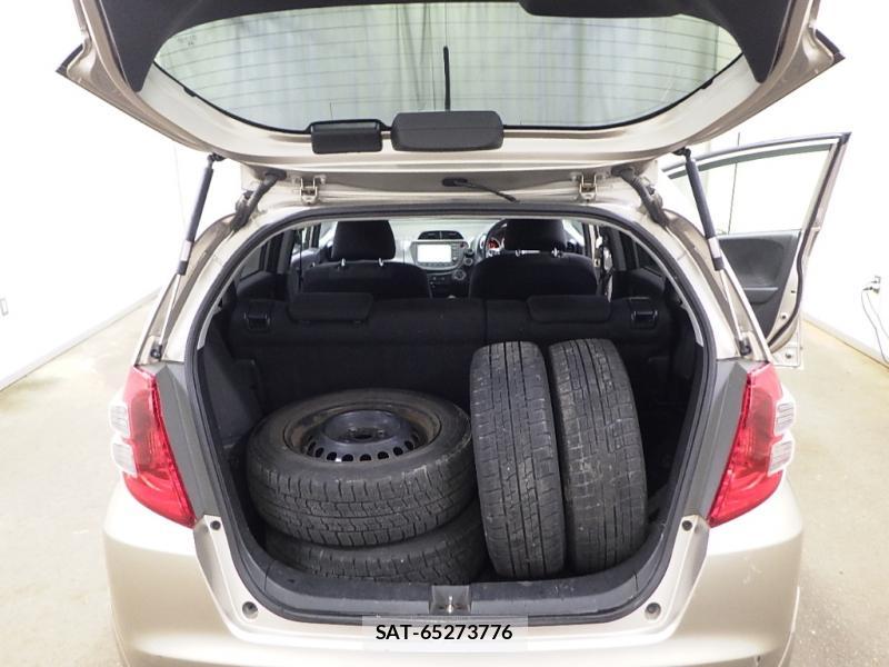Honda FIT 2009-08 7444389-7
