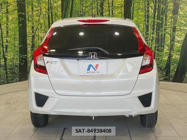 Honda FIT 2017-02 7454279-14